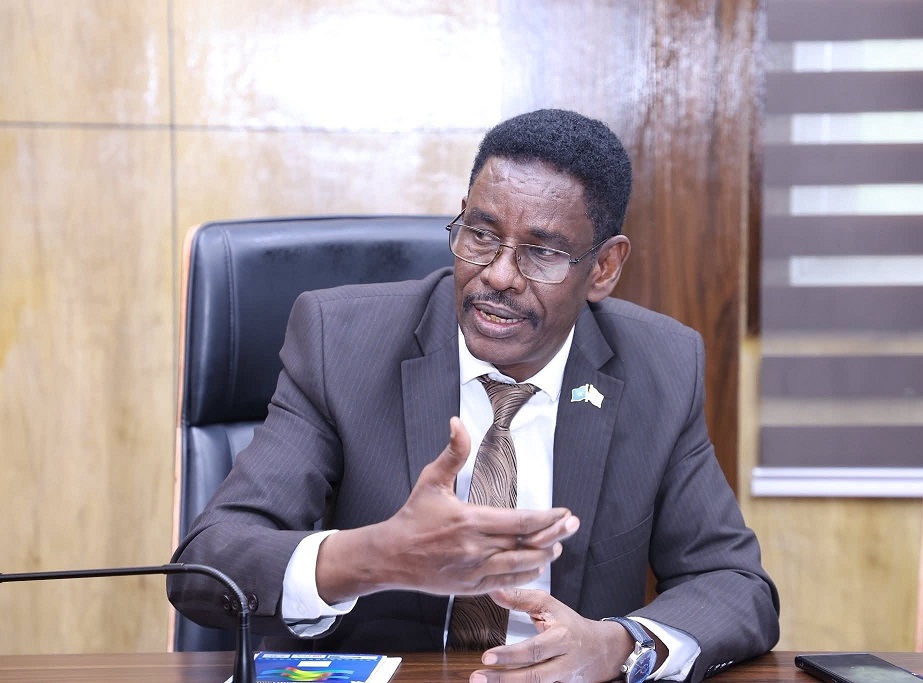 Wasiirka Amniga Gudaha Generaal Cabdullaahi Sheekh Ismaaciil Fartaag.jpg